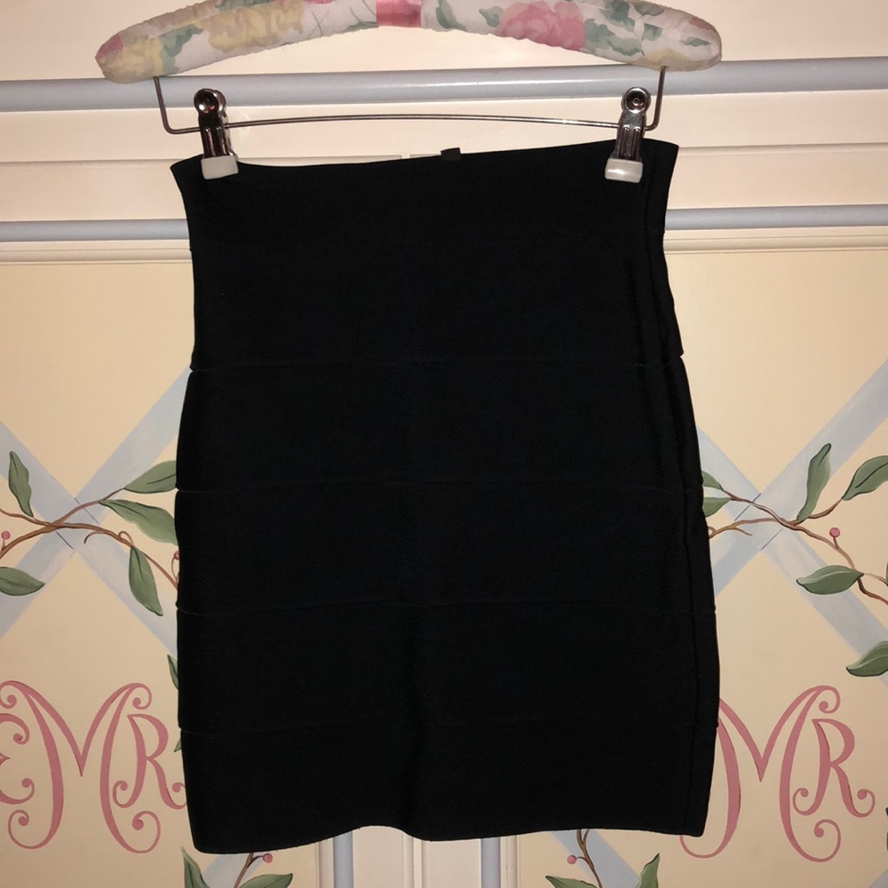 BCBG mini pencil skirt
